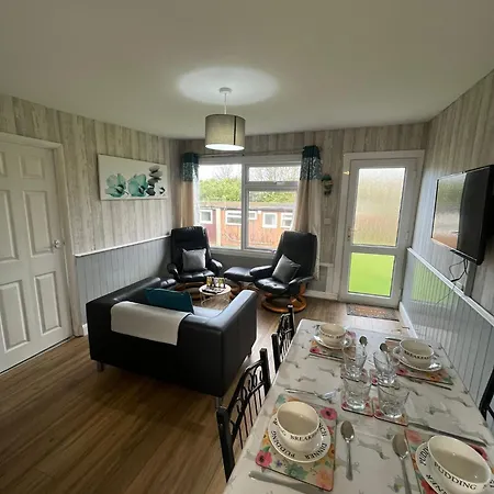 Chalet 13 The Glade, Penstowe Holiday Park, Kilkhampton, Bude, Cornwall *